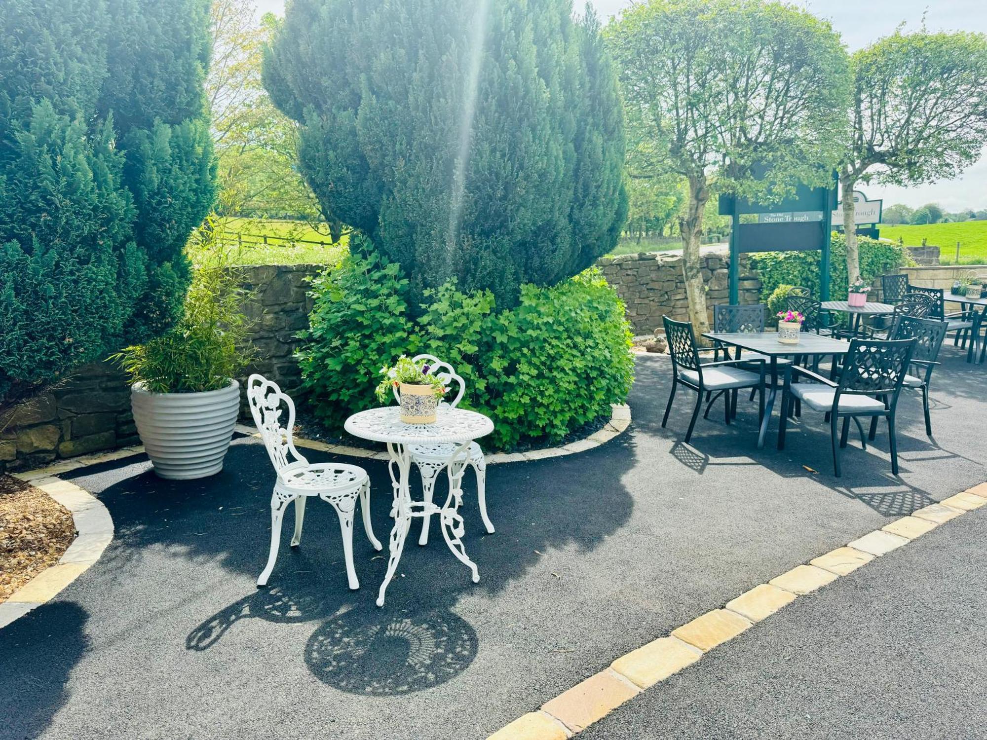 The Old Stone Trough Country Hotel Kelbrook 外观 照片