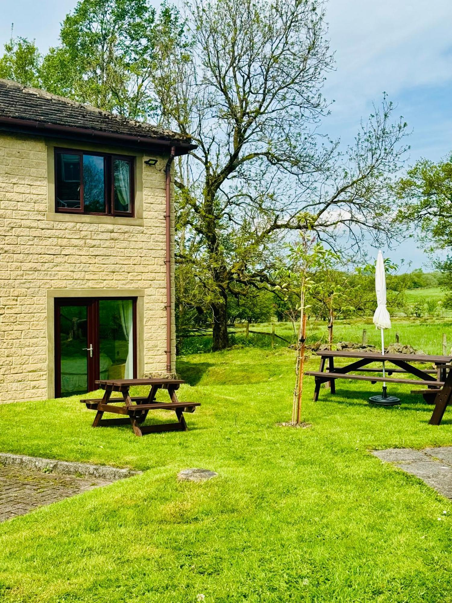 The Old Stone Trough Country Hotel Kelbrook 外观 照片